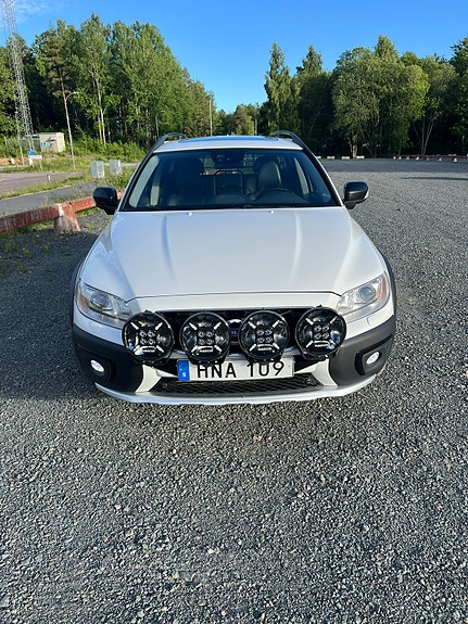 Volvo XC70 4 of 8