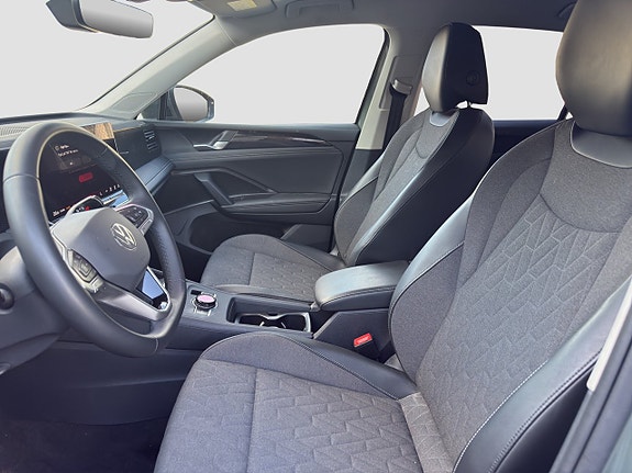 Volkswagen Tiguan 9 of 15