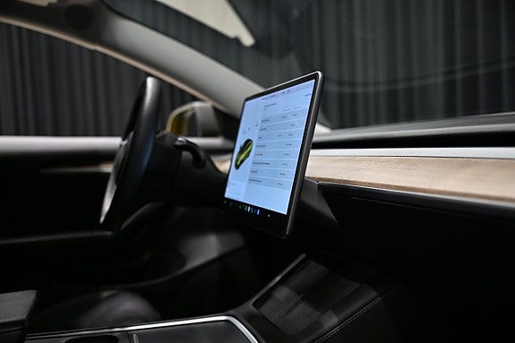 Tesla Model 3 25 of 30