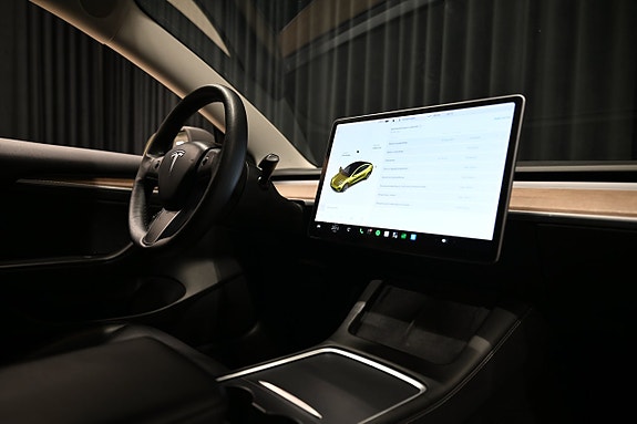 Tesla Model 3 23 of 30