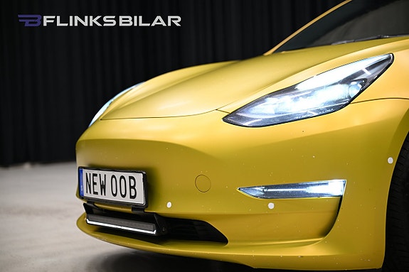 Tesla Model 3 7 of 30