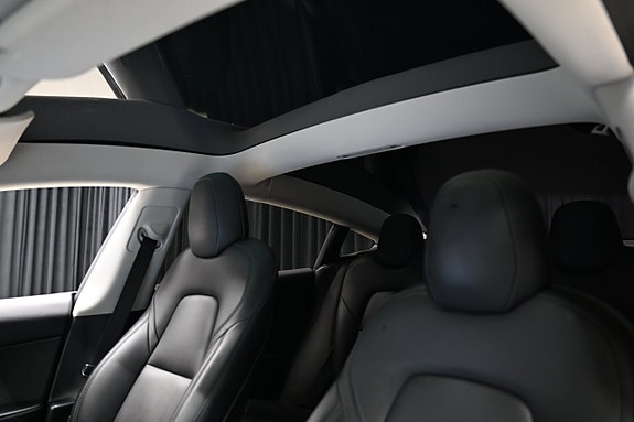Tesla Model 3 19 of 30
