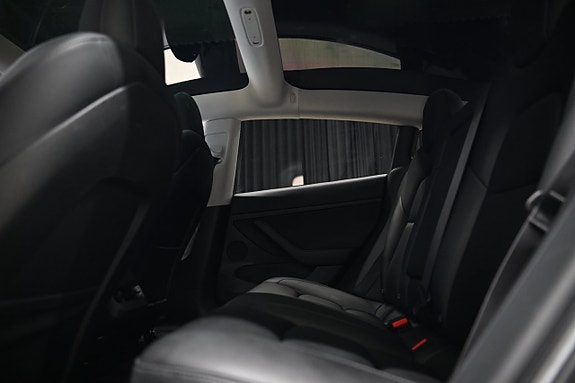 Tesla Model 3 12 of 30