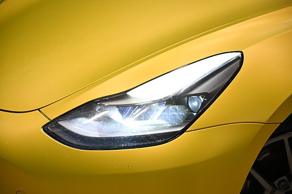 Tesla Model 3 10 of 30