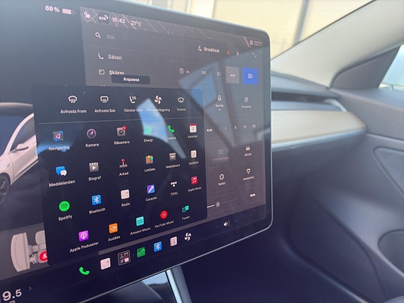 Tesla Model 3 19 of 21