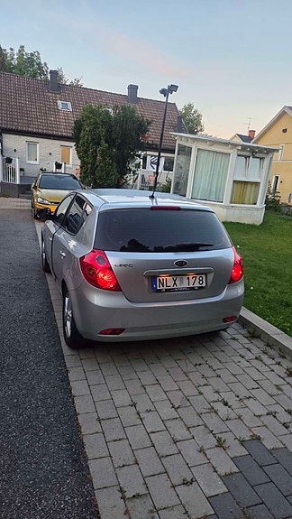 Kia Ceed 4 of 6