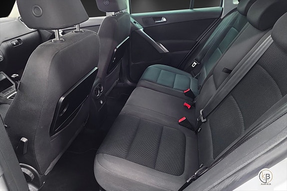 Volkswagen Tiguan 8 of 12