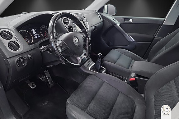 Volkswagen Tiguan 7 of 12
