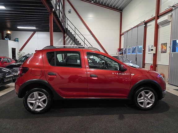 Dacia Sandero Stepway 3 of 16