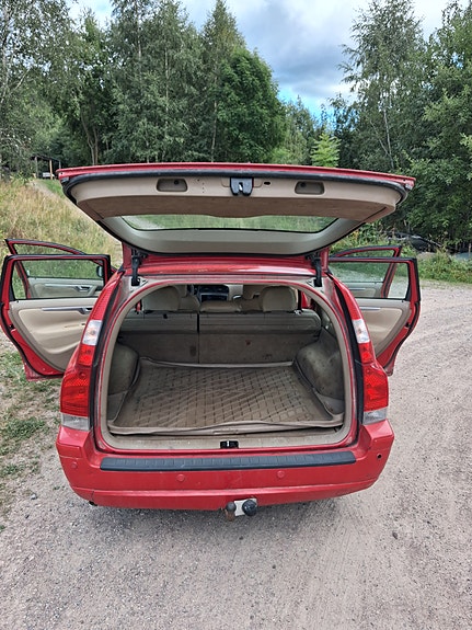 Volvo V70 6 of 8