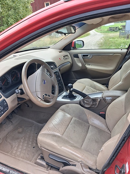 Volvo V70 3 of 8