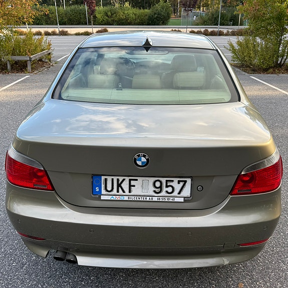 BMW 520i 13 of 30