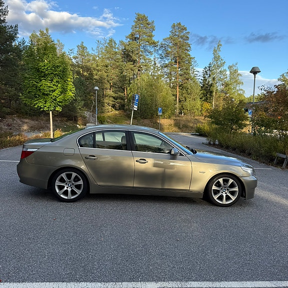BMW 520i 17 of 30