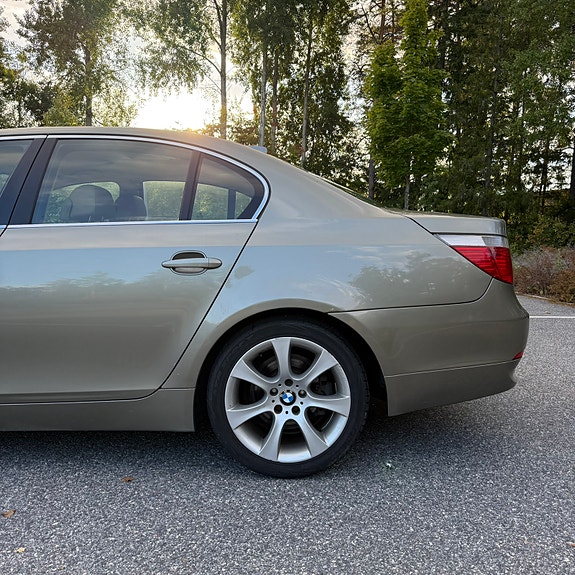 BMW 520i 9 of 30
