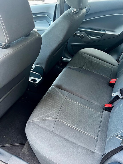 Ford Fiesta 10 of 16