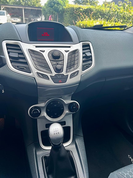 Ford Fiesta 8 of 16