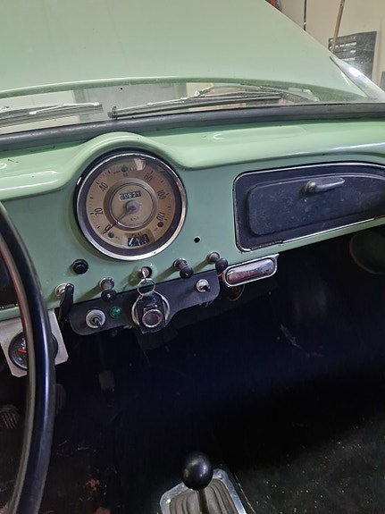 Morris Minor 8 of 15