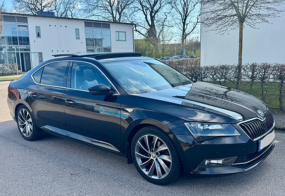 Skoda Superb 2 of 18