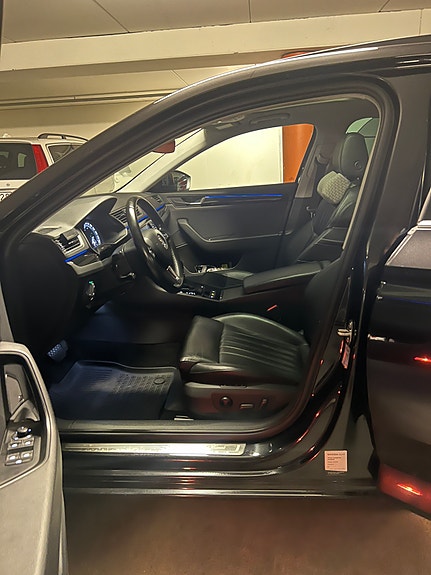 Skoda Superb 16 of 18