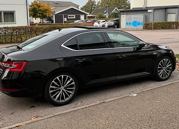 Skoda Superb 9 of 18