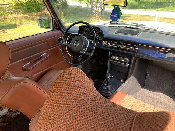 Mercedes-Benz 220 D 7 of 7