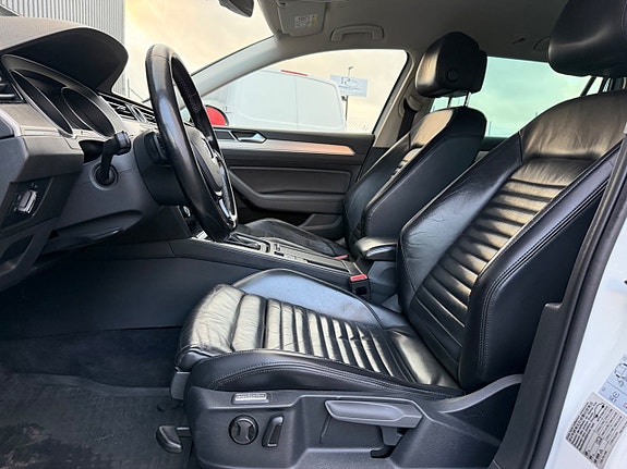 Volkswagen Passat 13 of 20