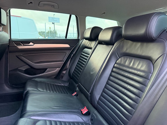 Volkswagen Passat 17 of 20