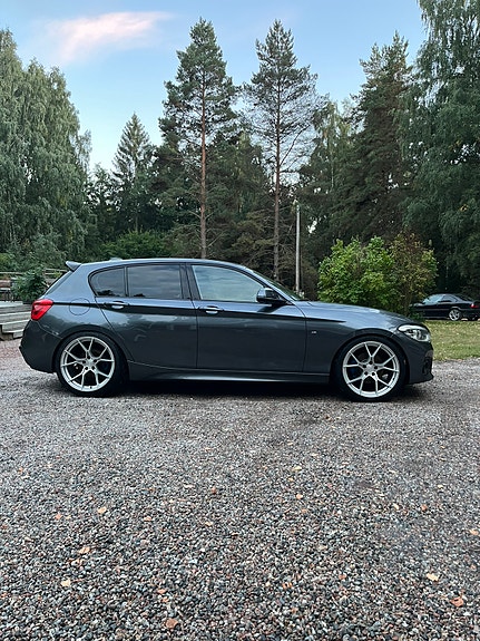 BMW 118d 2 of 6