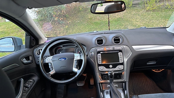 Ford Mondeo 4 of 6