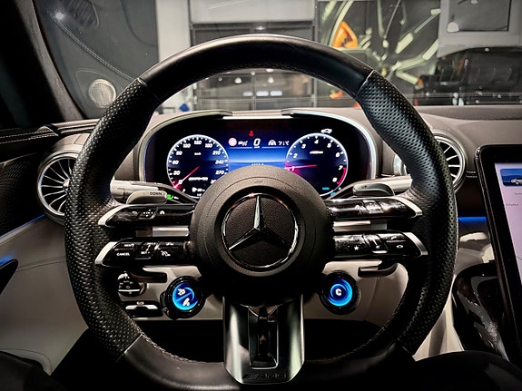 Mercedes-Benz SL43 9 of 20