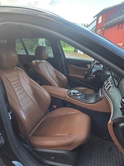Mercedes-Benz E400 8 of 10