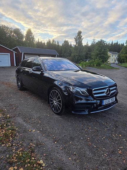 Mercedes-Benz E400 5 of 10