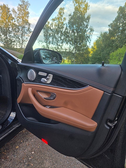 Mercedes-Benz E400 6 of 10