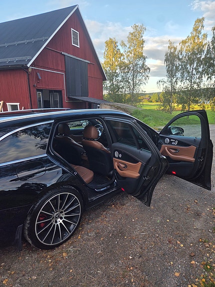 Mercedes-Benz E400 10 of 10