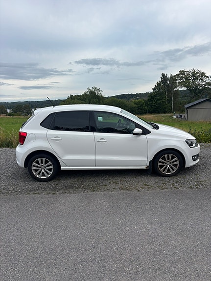 Volkswagen Polo 2 of 9