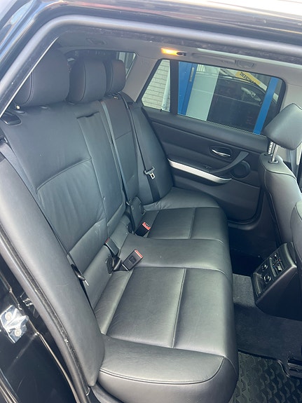 BMW 330xd 9 of 15