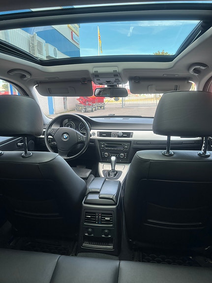 BMW 330xd 13 of 15
