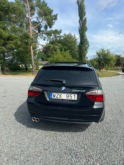 BMW 330xd 4 of 15