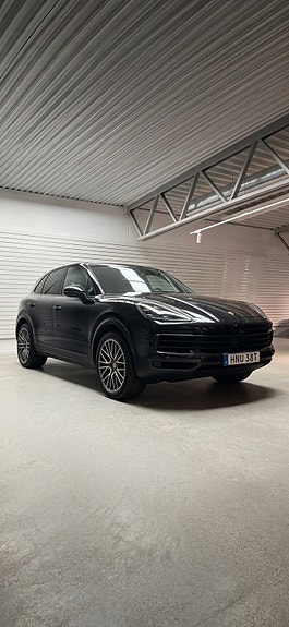 Porsche Cayenne 4 of 8