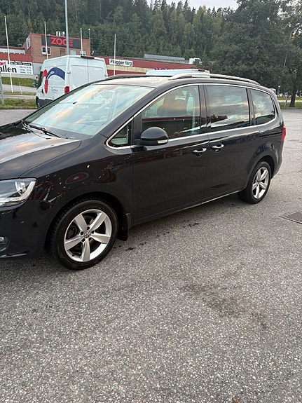 Volkswagen Sharan 2 of 8