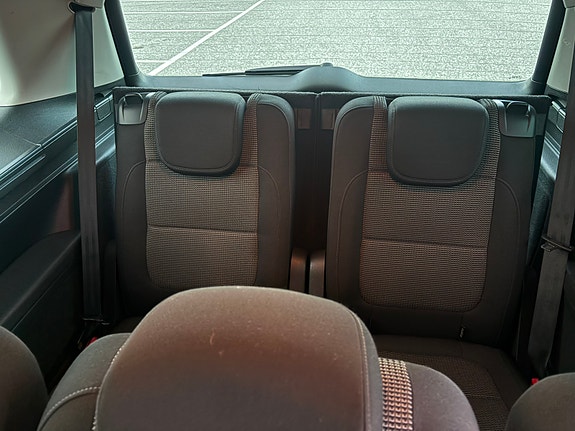 Volkswagen Sharan 8 of 8