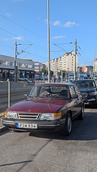 Saab 900 2 of 18