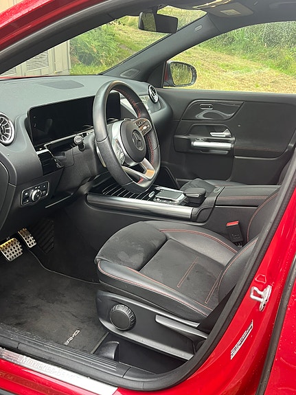 Mercedes-Benz GLA200 5 of 9