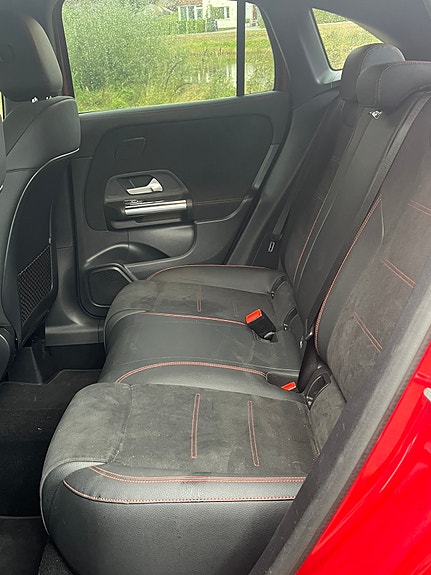 Mercedes-Benz GLA200 8 of 9