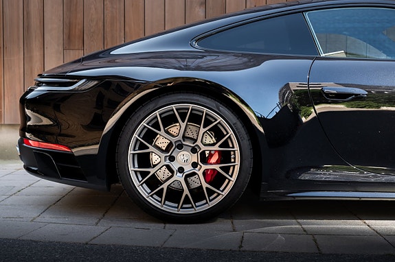 Porsche 911 15 of 30