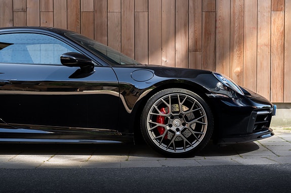 Porsche 911 16 of 30
