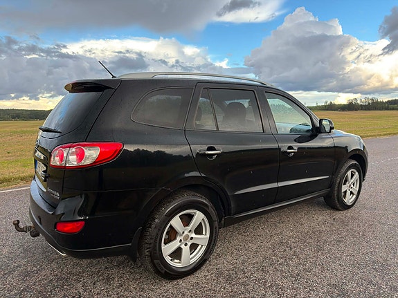 Hyundai Santa Fe 2 of 8