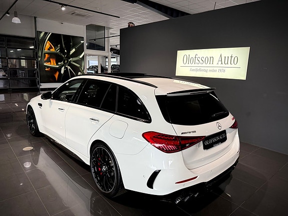 Mercedes-Benz C63 2 of 30