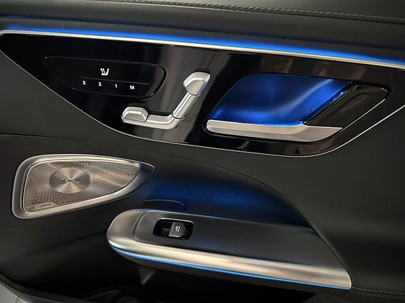 Mercedes-Benz C63 14 of 30