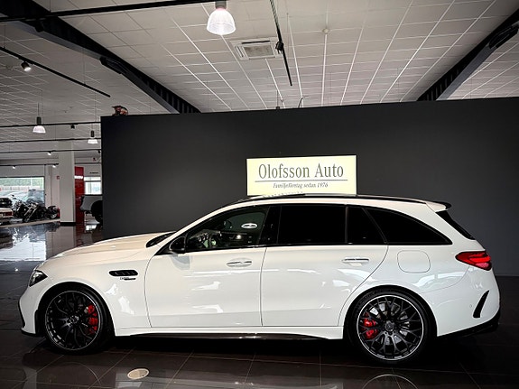 Mercedes-Benz C63 3 of 30